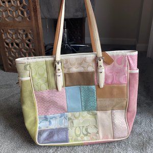 Coach Signature Logo authentic Shoulder Bag colors